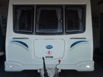 Olympus 460-2 Series 2- Caravan – SOLD